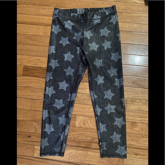 Terez star Capri length leggings, size M, EUC - Picture 1 of 6